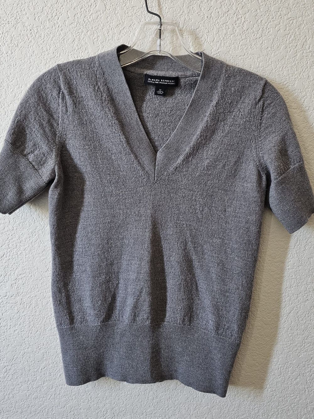 Banana Republic Gray Short-Sleeve V-Neck Sweater Top
